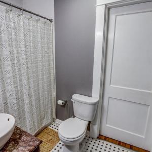 Photo #30 of 414 Norfolk Avenue, Lynchburg, VA 0.7 acres