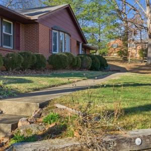 Photo #3 of 2122 Laurel Lane, Altavista, VA 0.8 acres