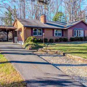 Photo #1 of 2122 Laurel Lane, Altavista, VA 0.8 acres