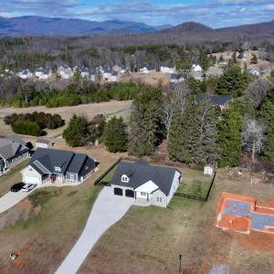 Photo #2 of 1043 BRADFORD CROSSING PL, Goode, VA 0.5 acres