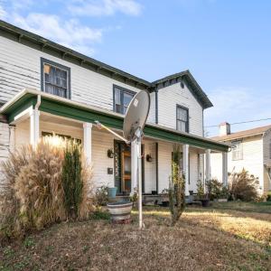 Downstairs: Kitchen, Mudroom, Laundry room, DR, Den, LR, Family room.    Upstairs:4 large bedrooms plus full bath.