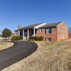 Photo #37 of 211 Robin Drive, Lynchburg, VA 0.4 acres