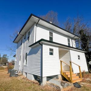 Photo #2 of 2220 Fort Avenue, Lynchburg, VA 0.2 acres