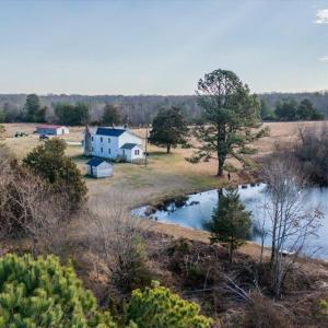 Photo #1 of 627 Hat Creek Road, Brookneal, VA 112.2 acres