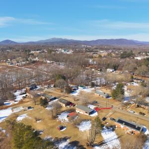 Photo #4 of 163 Loch Lane, Amherst, VA 0.8 acres