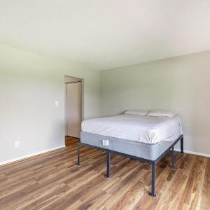 Photo #19 of 1102 Twin Springs Court, Forest, VA