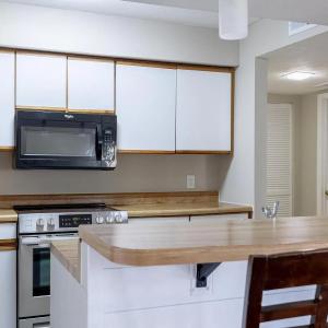 Photo #12 of 1102 Twin Springs Court, Forest, VA