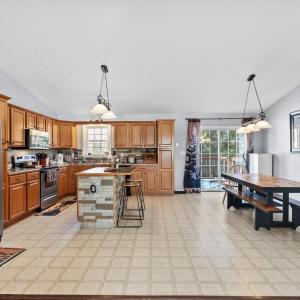 Photo #7 of 2305 Smith Mountain Lake Parkway, Huddleston, VA 1.0 acres