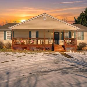 Photo #38 of 2305 Smith Mountain Lake Parkway, Huddleston, VA 1.0 acres