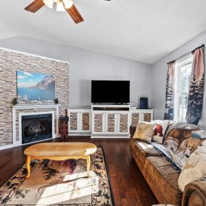 Photo #4 of 2305 Smith Mountain Lake Parkway, Huddleston, VA 1.0 acres