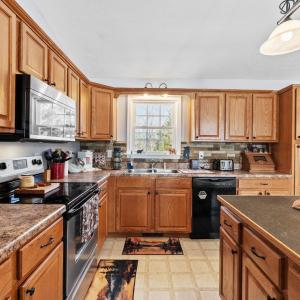 Photo #9 of 2305 Smith Mountain Lake Parkway, Huddleston, VA 1.0 acres