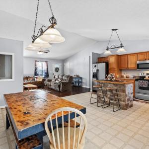 Photo #11 of 2305 Smith Mountain Lake Parkway, Huddleston, VA 1.0 acres