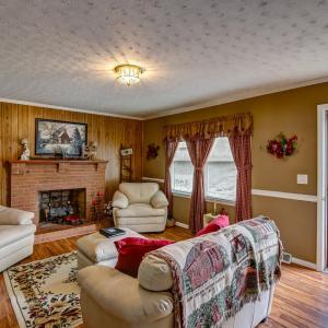 Photo #9 of 7143 Gladys Road, Altavista, VA 0.8 acres