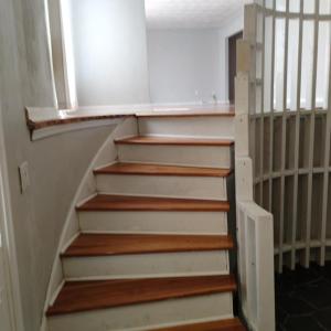 STEPS TO LIVING AREA