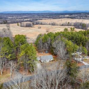 Photo #28 of 3105 Horseshoe Road, Appomattox, VA 1.1 acres