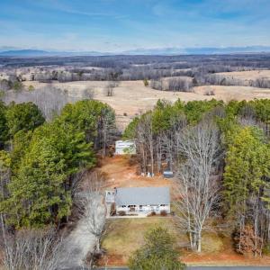 Photo #28 of 3105 Horseshoe Road, Appomattox, VA 1.1 acres