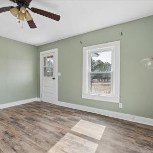 Photo #6 of 1074 Throckmorton Trail, Scottsburg, VA 1.4 acres