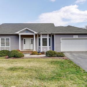 Photo #1 of 1052 8th Fairway Lane, Huddleston, VA 0.3 acres