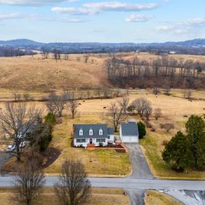 Photo #10 of 1726 Three Otters Road, Bedford, VA 1.0 acres