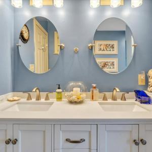 Hallway remodeled full bathroom