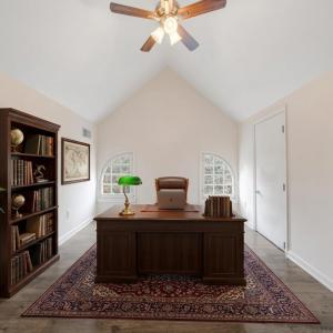Virtually staged office/Bonus room - 3rd floor