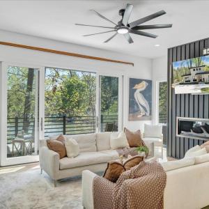 One of the few properties on County Sewer!  Offers a long concrete driveway with tons of parking for family and guest! Literally walking distance to several area restaurants!