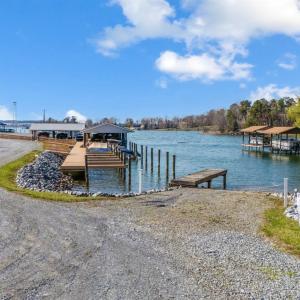 Photo #19 of 16109 Smith Mountain Lake Parkway, Huddleston, VA