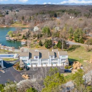 Photo #25 of 16109 Smith Mountain Lake Parkway, Huddleston, VA