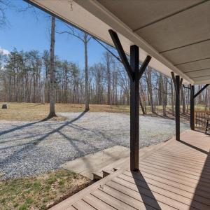 Photo #6 of 1009 Guardian Circle, Huddleston, VA 1.6 acres