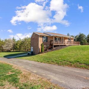 Photo #43 of 1578 Village Court, Bedford, VA 0.7 acres