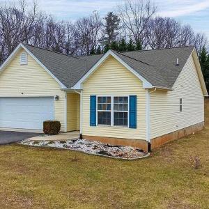 Photo #3 of 147 STRATFORD PL, Madison Heights, VA 0.4 acres