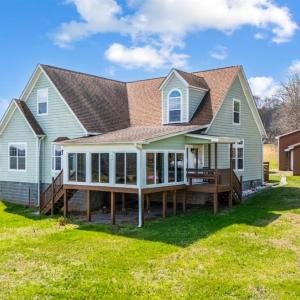 Photo #1 of 4072 Red Oak School Road, Concord, VA 35.6 acres