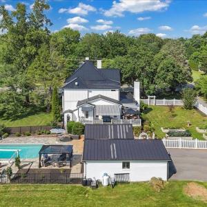 Photo #3 of 1221 Oakwood Street, Bedford, VA 1.9 acres