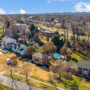 Photo #6 of 3853 Peakland Place, Lynchburg, VA 0.6 acres