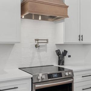 Range with pot filler