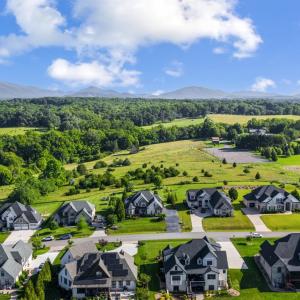 Photo #3 of 1424 Lake Manor Dr, Forest, VA 0.5 acres