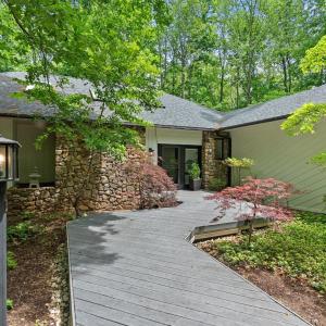 Photo #2 of 101 Oakmont Court, Lynchburg, VA 2.2 acres