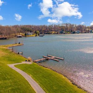 Photo #53 of 1028 Siesta Key, Moneta, VA