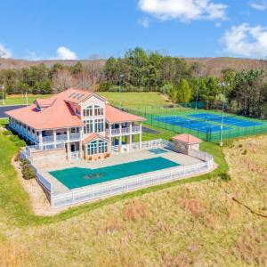 Pickleball and tennis Courts. Outdoor pool (still covered)