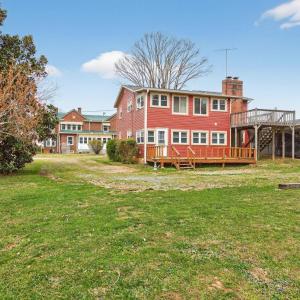 Photo #79 of 412 Main Street, Gretna, VA 1.0 acres