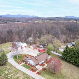 Photo #7 of 1128 Snead Circle, Bedford, VA 1.6 acres