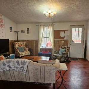 Photo #3 of 413 Plum Branch Road, Lynchburg, VA 2.5 acres