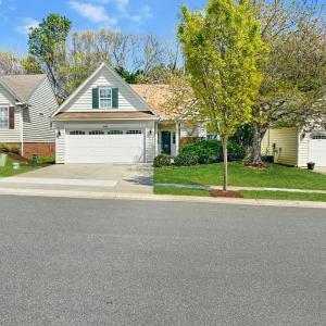 Photo #1 of 404 Legacy Oaks Circle, Lynchburg, VA 0.1 acres