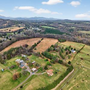 Photo #25 of 1131 Pauley Place, Bedford, VA 2.7 acres