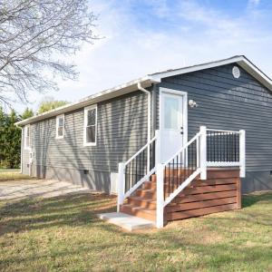 Photo #4 of 405 Spring Mill Road, Concord, VA 0.4 acres