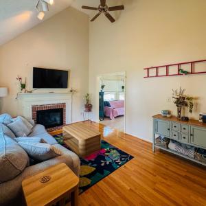 Photo #12 of 1002 Oxford Point Road, Lynchburg, VA 0.5 acres