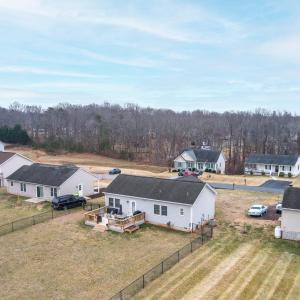 Photo #38 of 208 Stratford Place, Madison Heights, VA 0.4 acres