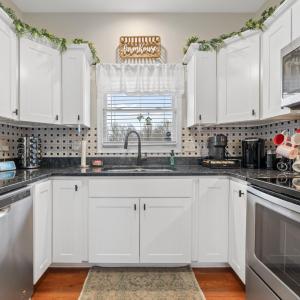 Photo #16 of 208 Stratford Place, Madison Heights, VA 0.4 acres