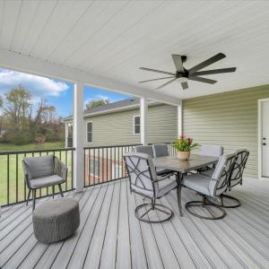Screened porch with trex flooring