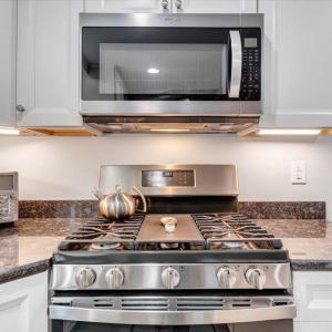 Stainless appliances with propane gas stove